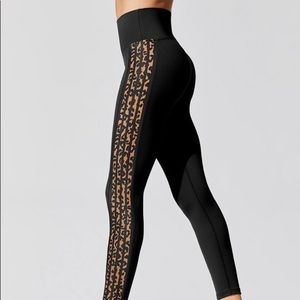 BEACH RIOT Jade leggings in leopard - size Medium